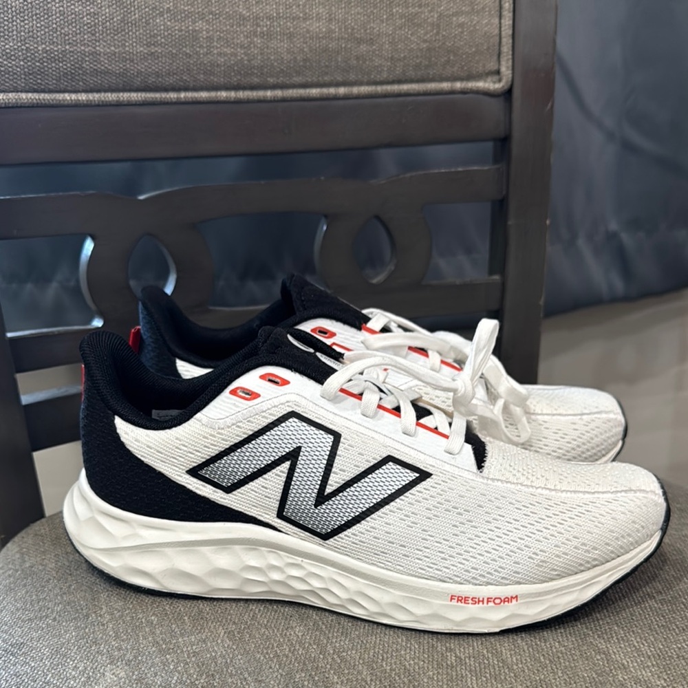 🤍New Balance Men's Arishi V4 Running Sneakers